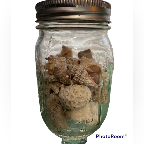 EUC•Pint Mason Jar Decor w/Beach Findings - Picture 5 of 5